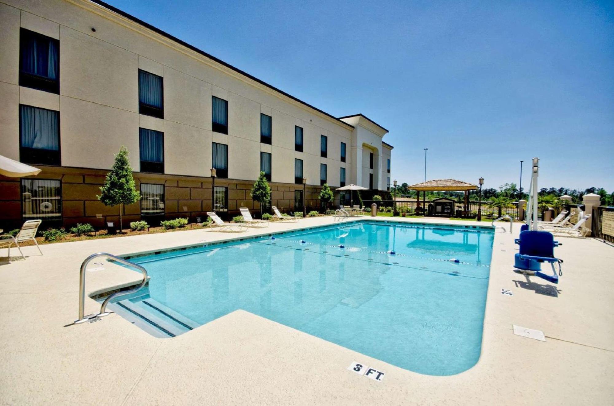 Hampton Inn & Suites Tifton Exterior photo